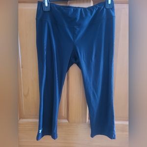 UnderArmour Women's Heat Gear Capri Size Small Black